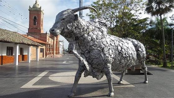 Plaza central de Warnes